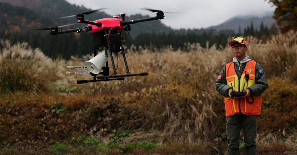 Drone și tehnologii acustice împotriva urșilor