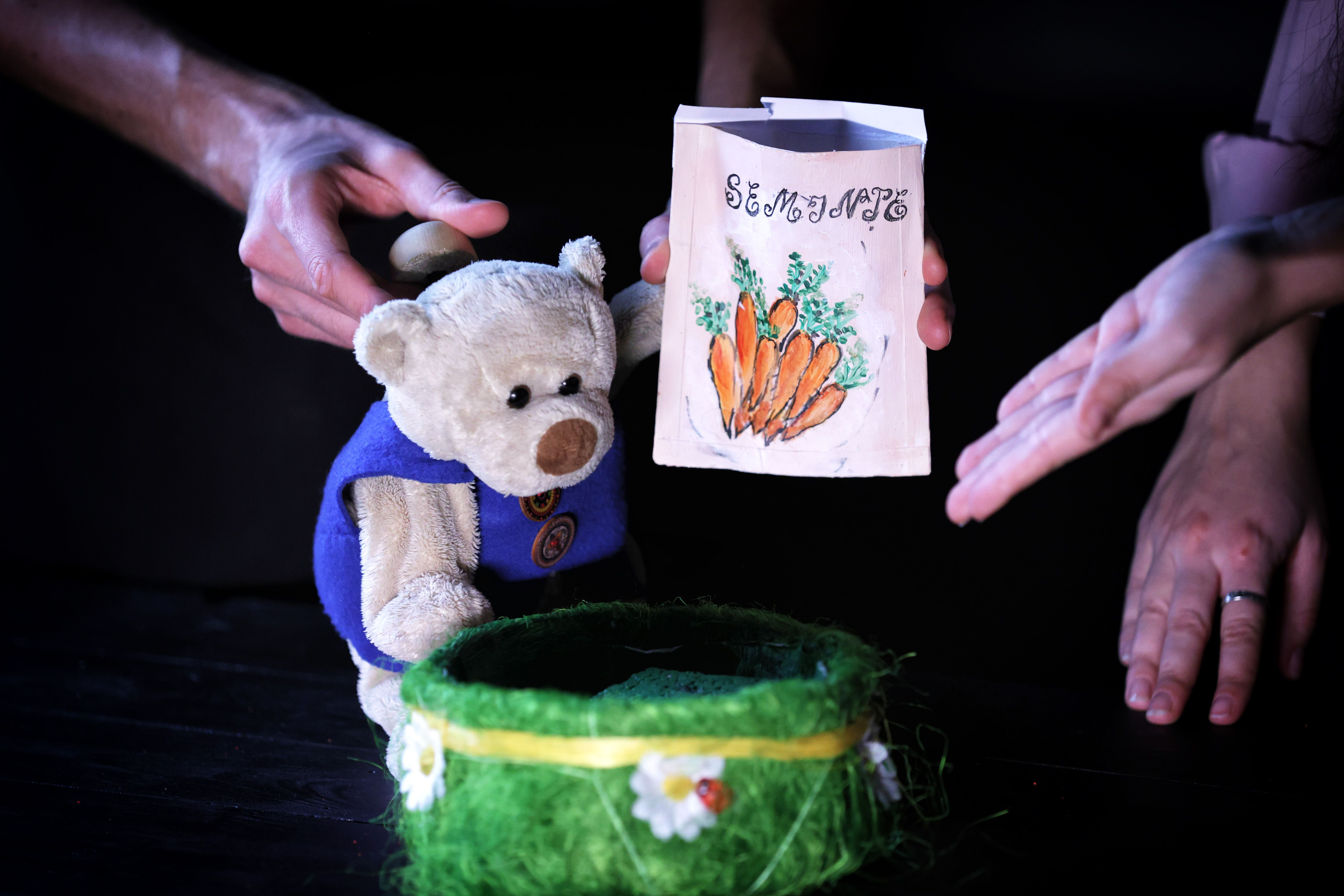 ”Poveste de pluș”, magia primei jucării