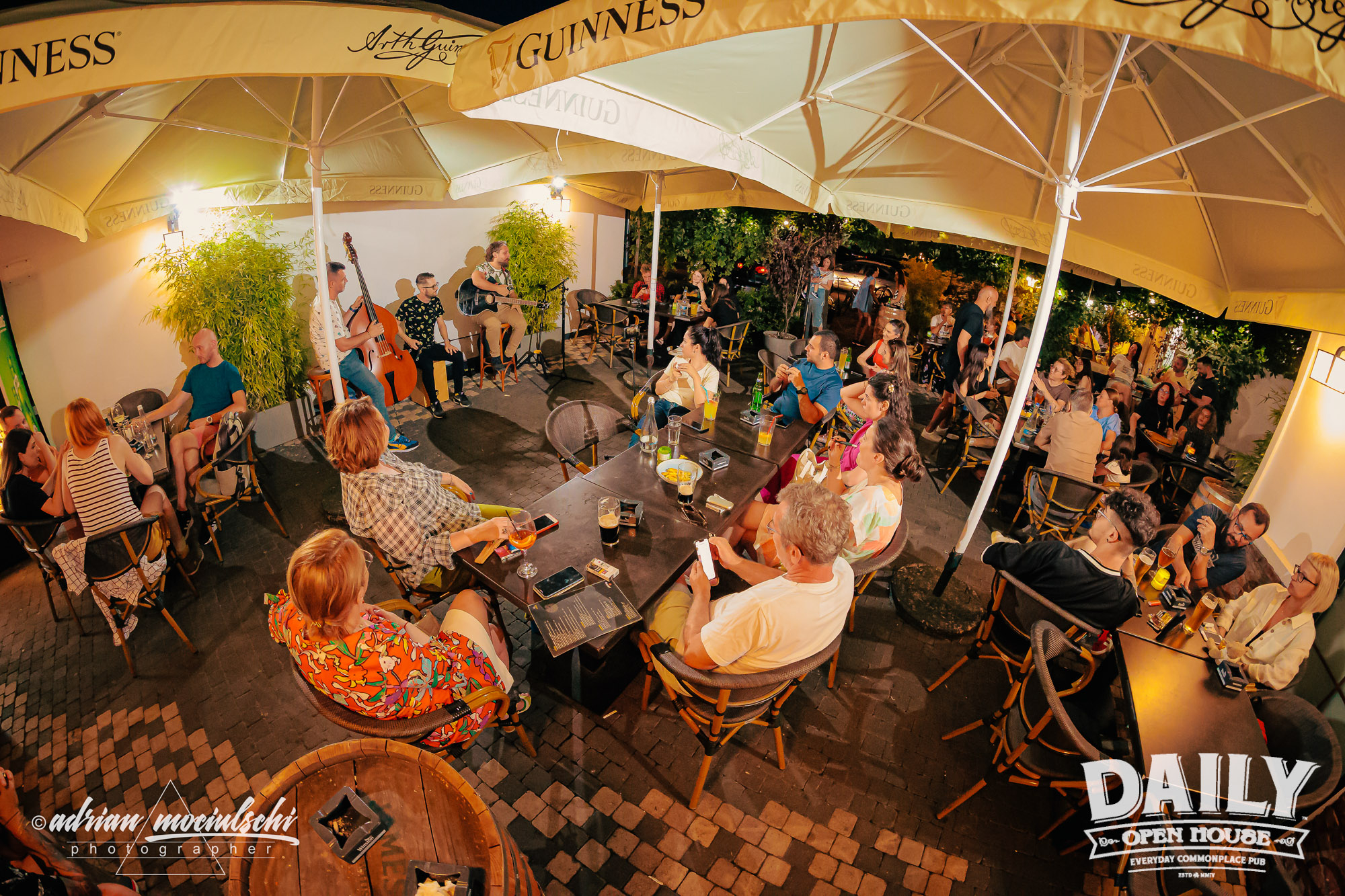 Hippie Band cântă pe Terasa Daily Pub