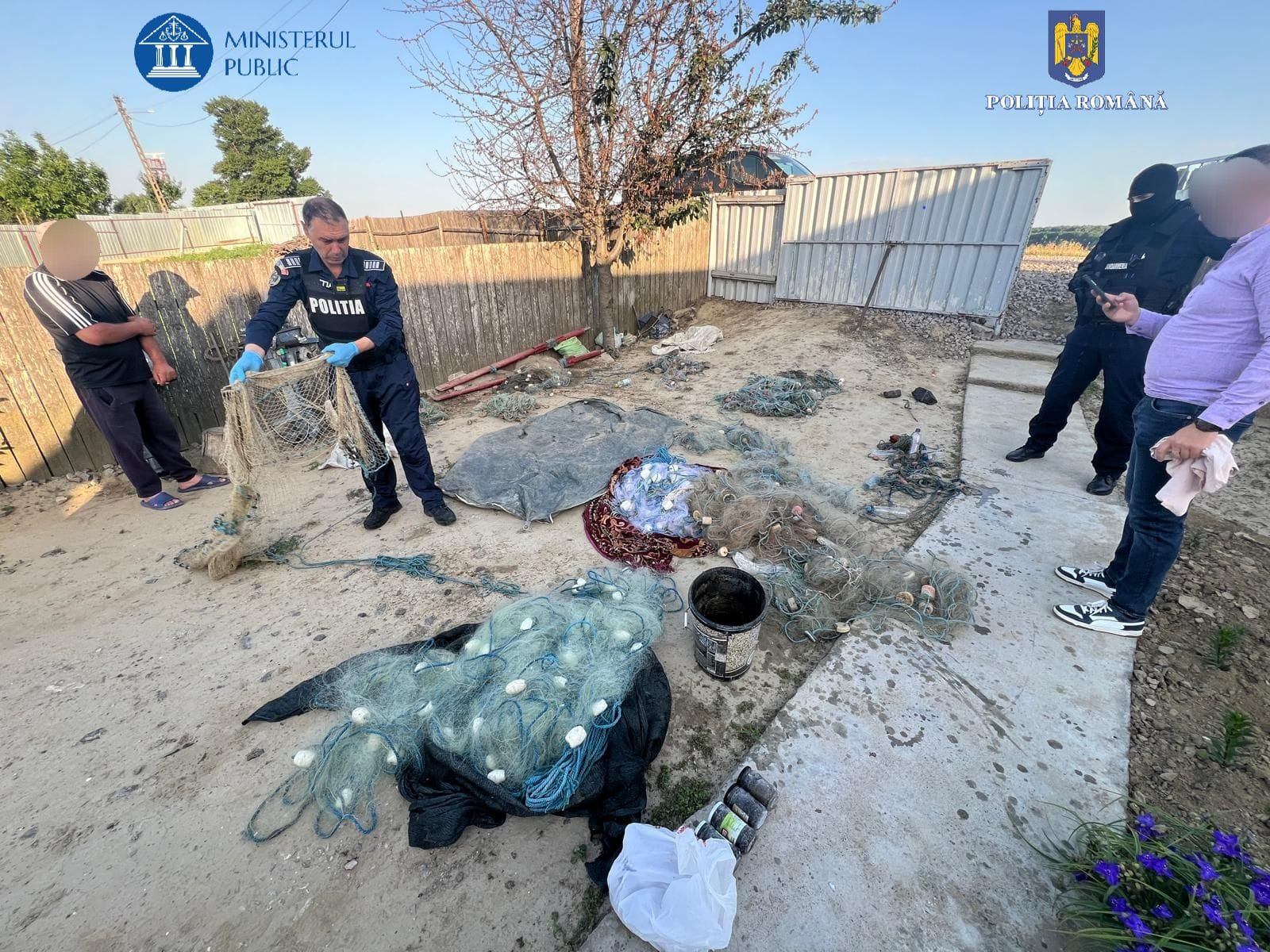 Icre negre și carne de sturion, găsite la braconierii de peste Dunăre