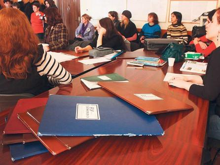 Se amână concursul pentru gradaţii de merit