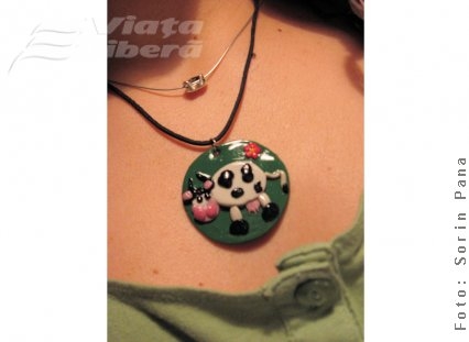 Cercelul-acadea şi pandantivul-chitară