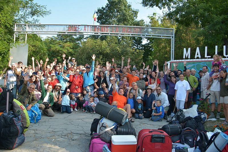 Jurnal de tabără (2). Deşteptătorul cu băscuţă roşie şi sufletele expediţiei (FOTO)