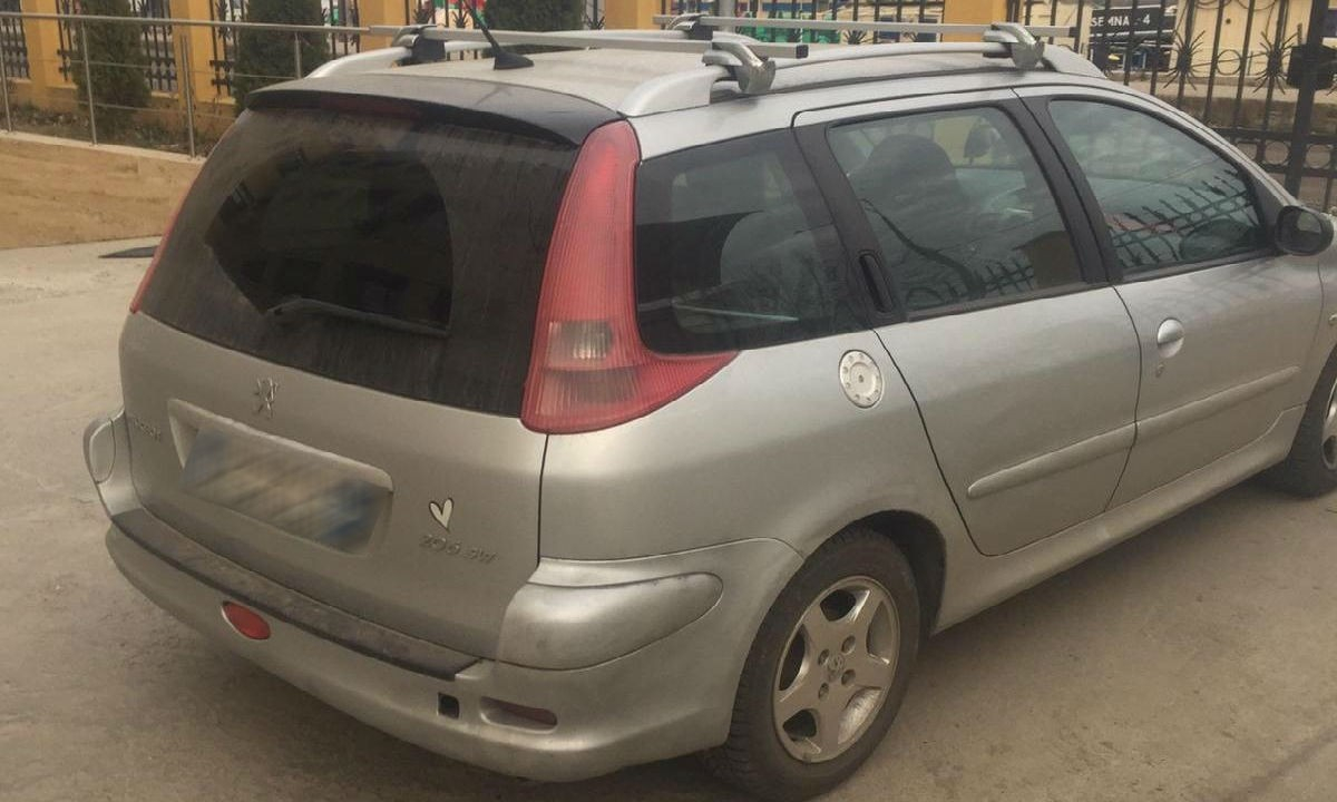 Autoturism cu acte false, descoperit în trafic