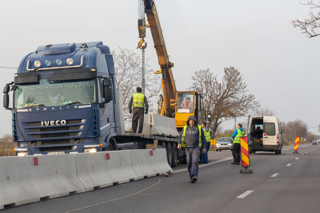 Separatoarele de pe DN 26 trebuie ”sparte” în mai multe locuri