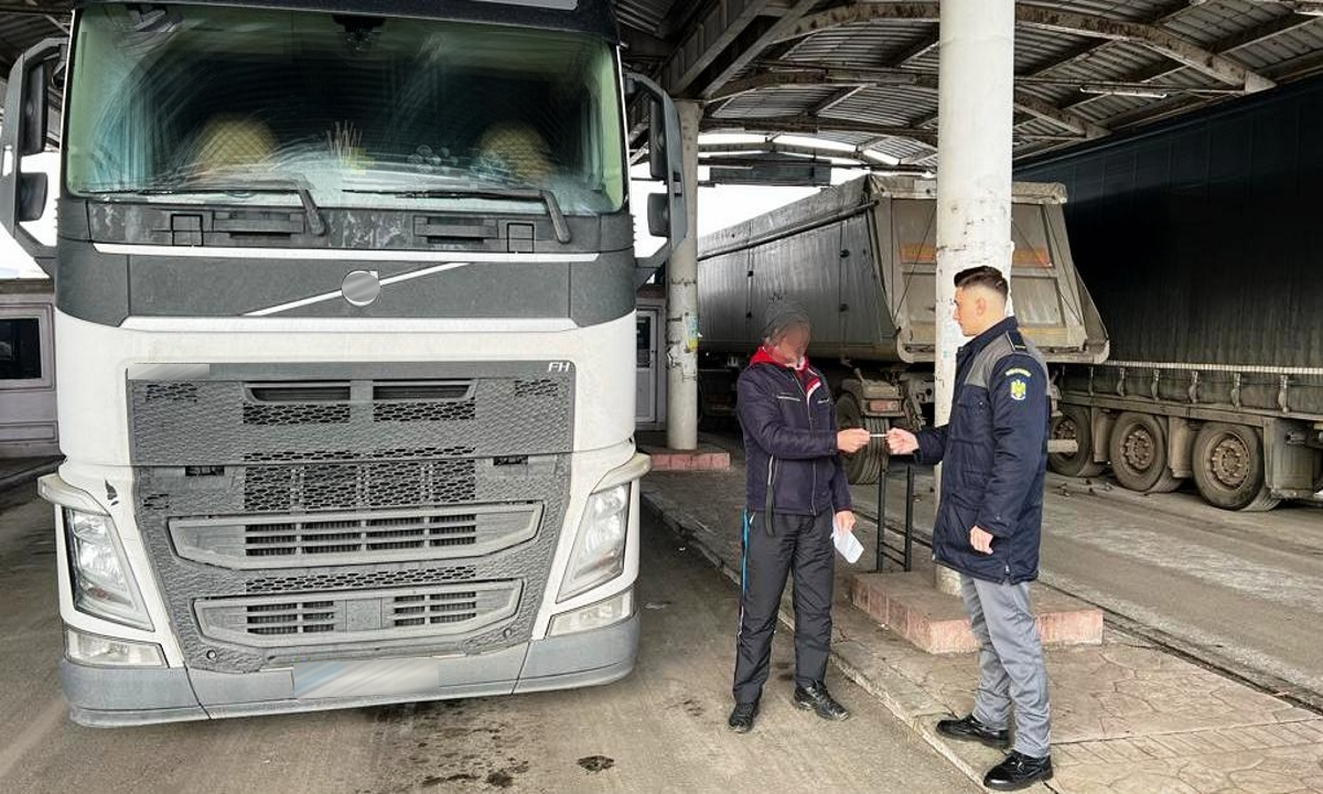 Beat mort, a  încercat să treacă vama la volanul unui automarfar