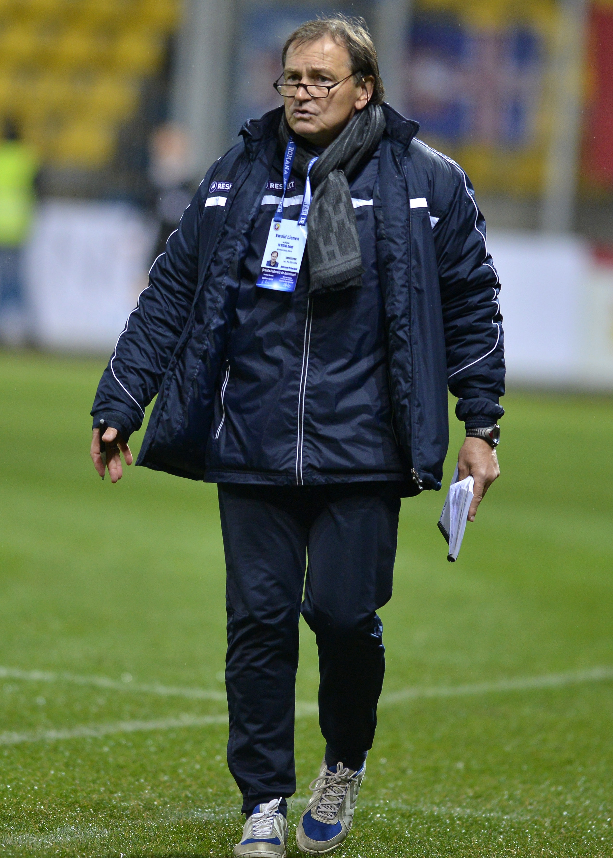 Vineri, Ewald Lienen intră să joace pentru Oţelul