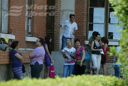 Aproape jumătate dintre candidaţii la ultima titularizare au renunţat la concurs