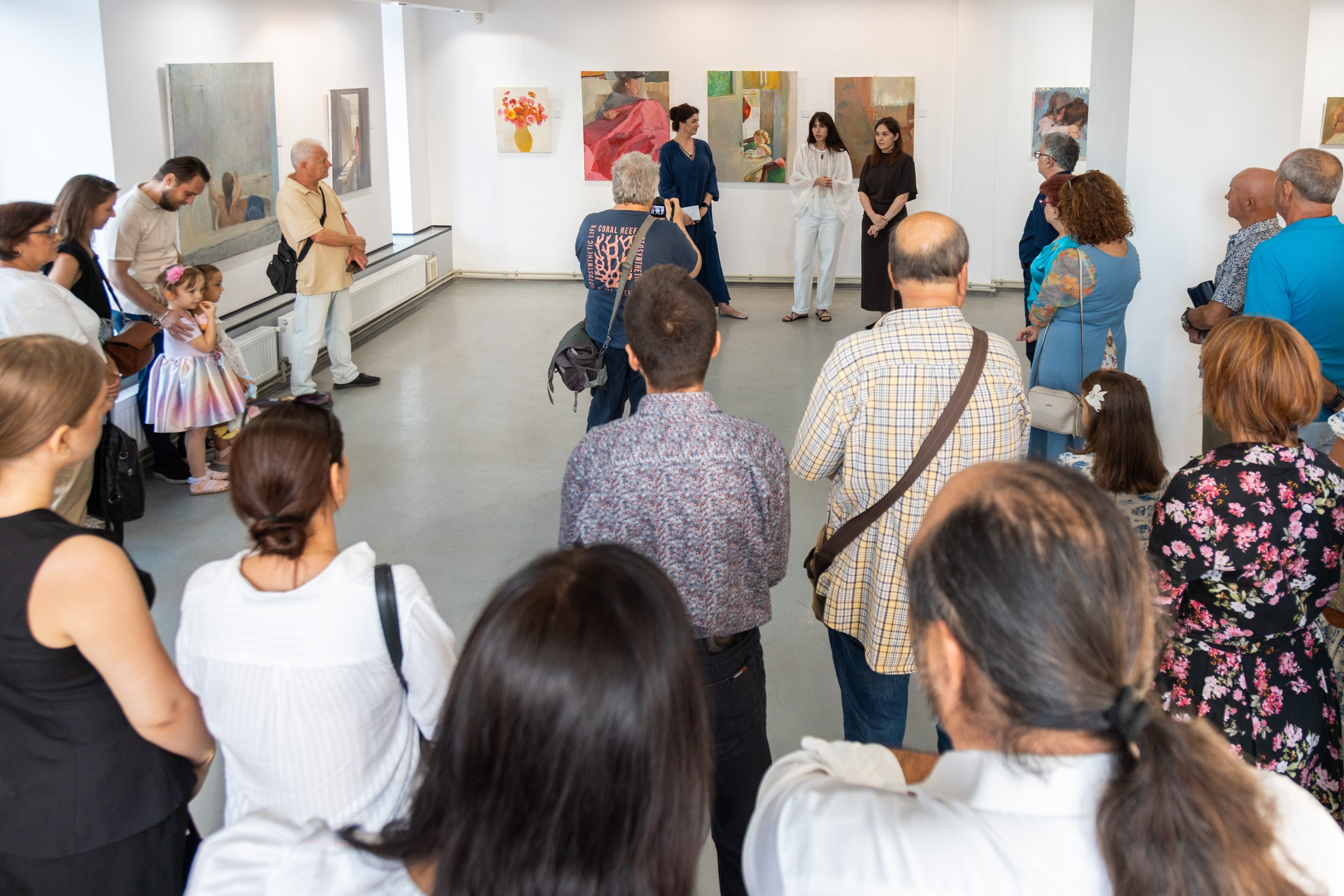 "Între tine şi lume", la Galeriile de Artă. Carnet cultural gălăţean