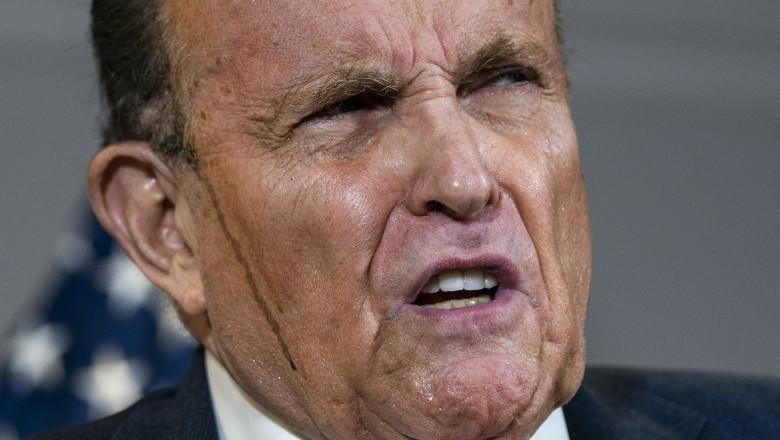 Trump nu-i mai plătește onorariul lui Giuliani