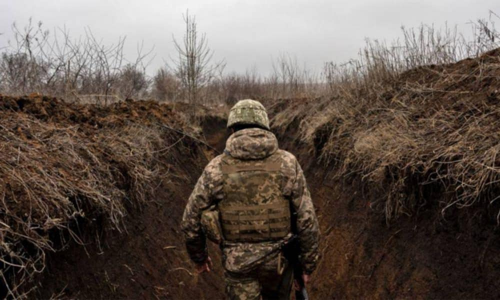 Zelenski cere mai multe fortificații pe linia frontului