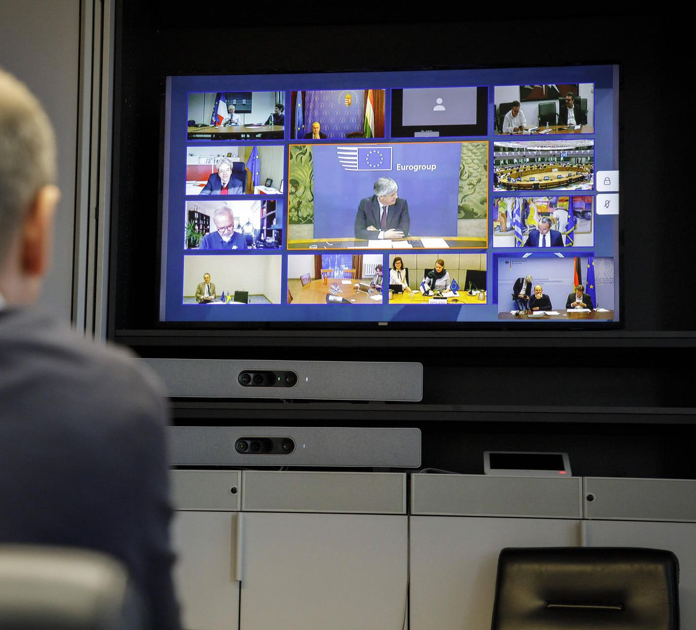 Acord de 500 miliarde de euro pentru susţinerea economiei UE