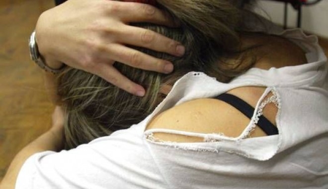 ACUZAŢII DE VIOL şi faptă inclusă la TENTATIVĂ DE OMOR, la Tecuci