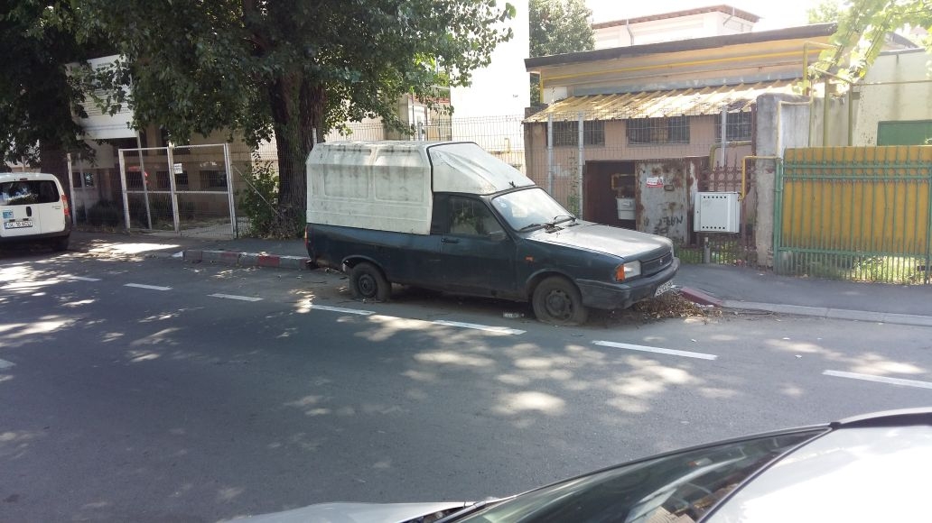 În atenţia cititorilor: Amenzi de 2.000 de lei pentru rablele abandonate