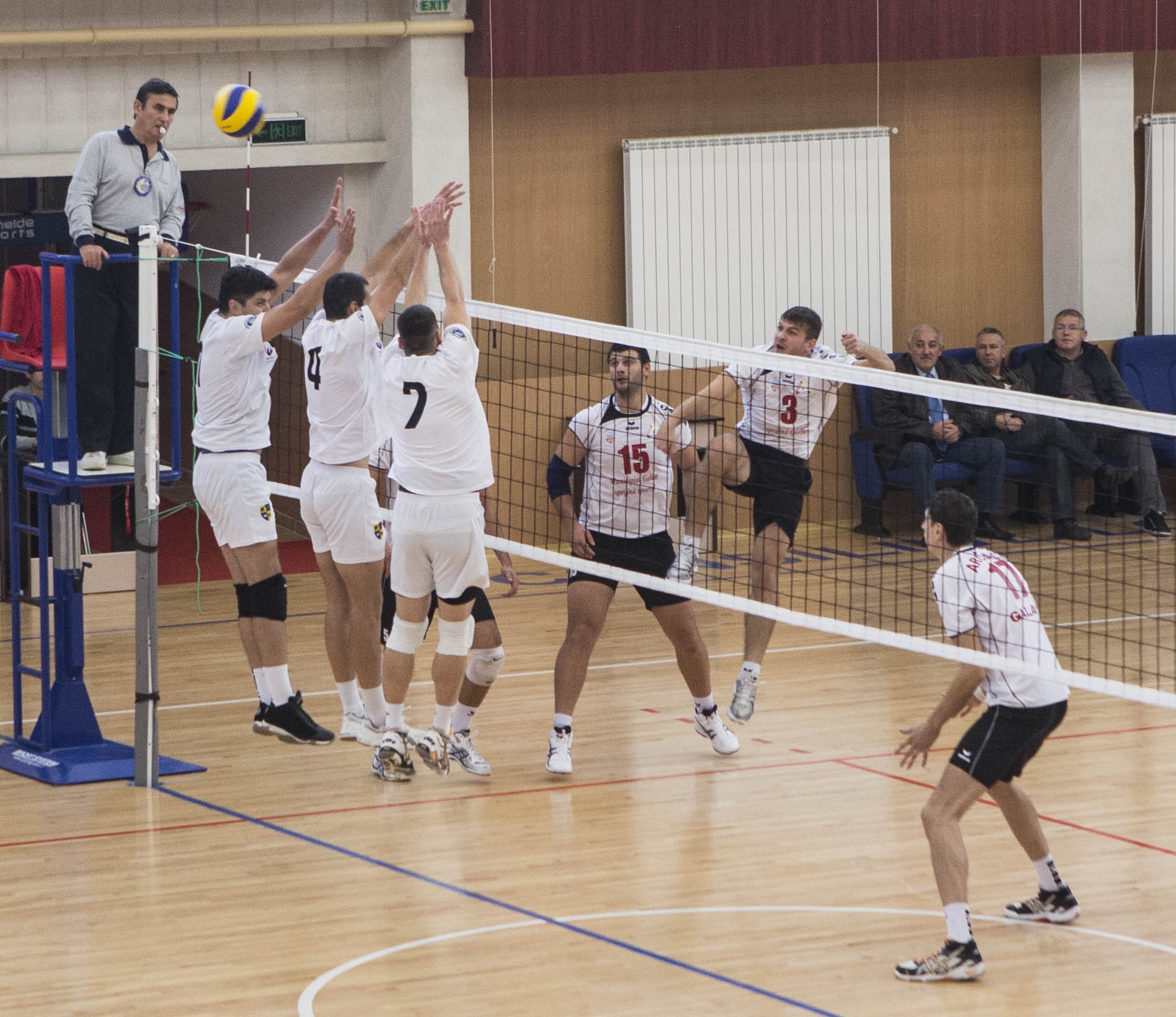 FOTO / Debut de succes pentru Arcada Galaţi în prima ligă de volei