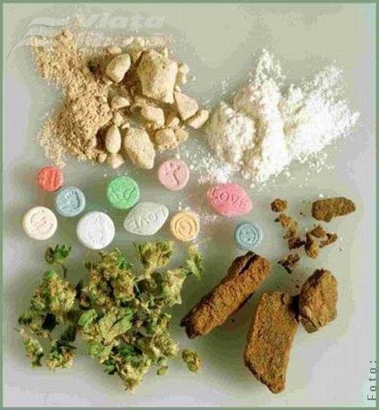 Tineri gălăţeni, scoşi din  lumea drogurilor