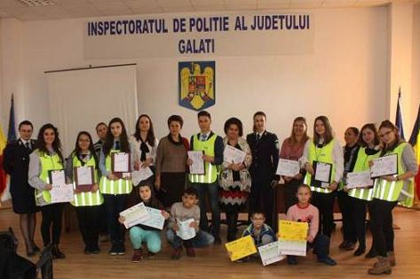 Campanie de informare despre PERICOLELE virtuale