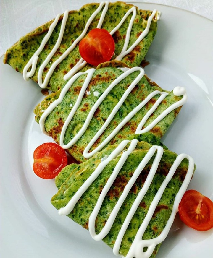 Clătite cu spanac şi cremă de brânză