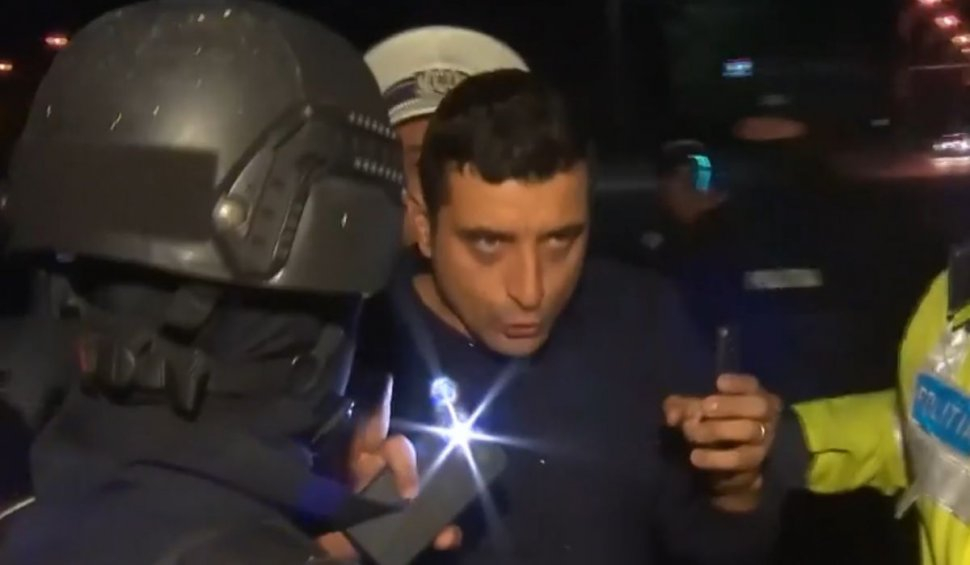 George Simion, săltat de mascaţi din Piaţa Victoriei