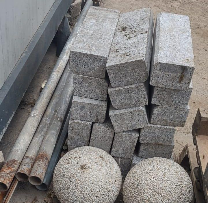 „Biluțe” și borduri, furate cu remorca (VIDEO)