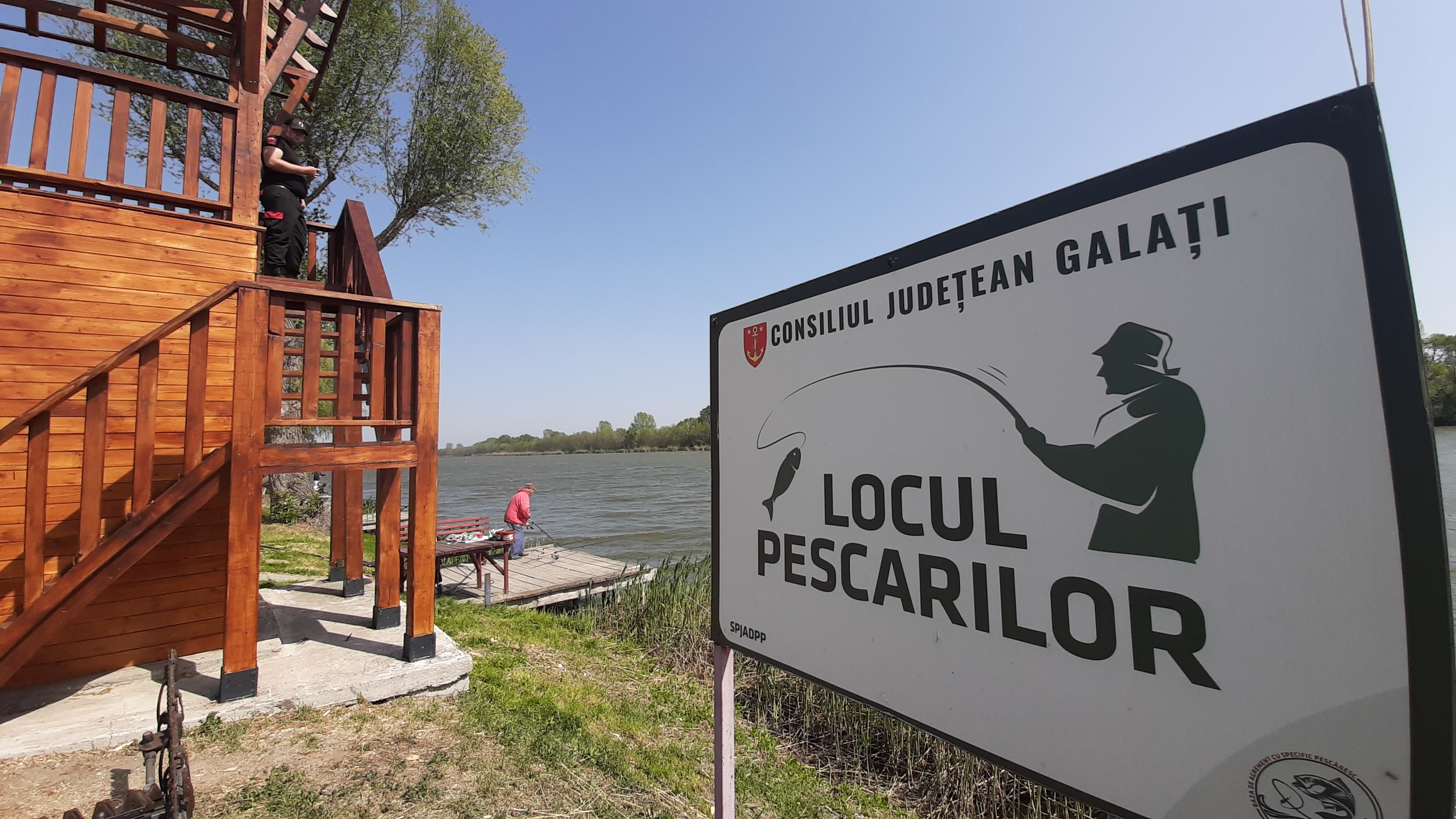 Concurs de pescuit în scopuri caritabile, la Balta Zătun