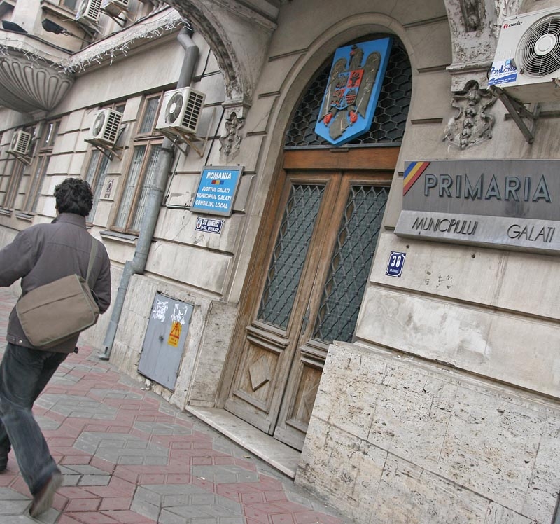 Cine câştigă licitaţiile publice din Galaţi