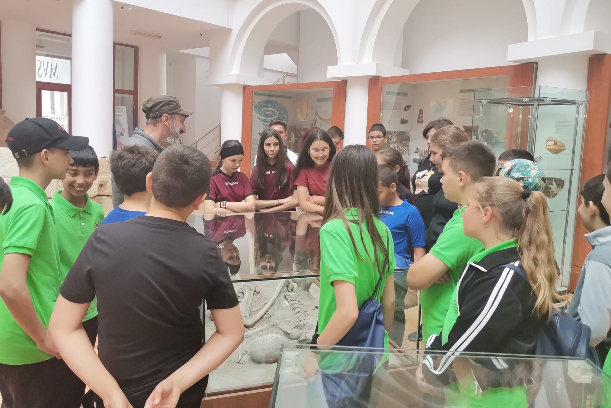 2.500 de elevi din judeţ, în vizită la muzee