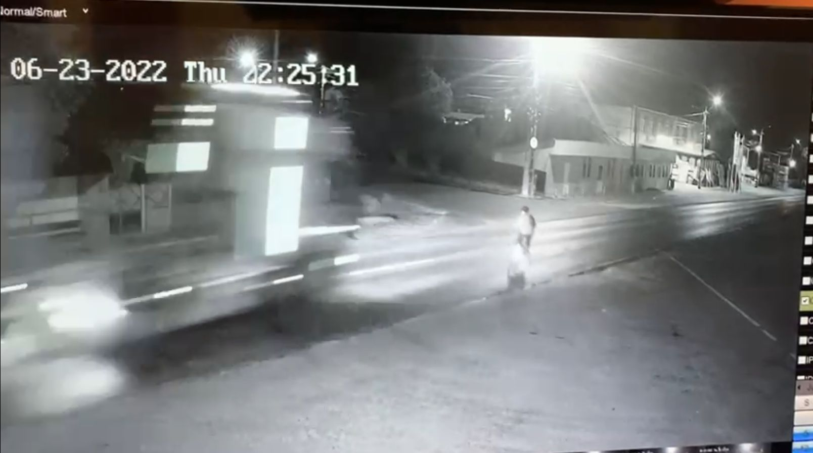 Minor rănit grav după ce a fost lovit de un camion (VIDEO)