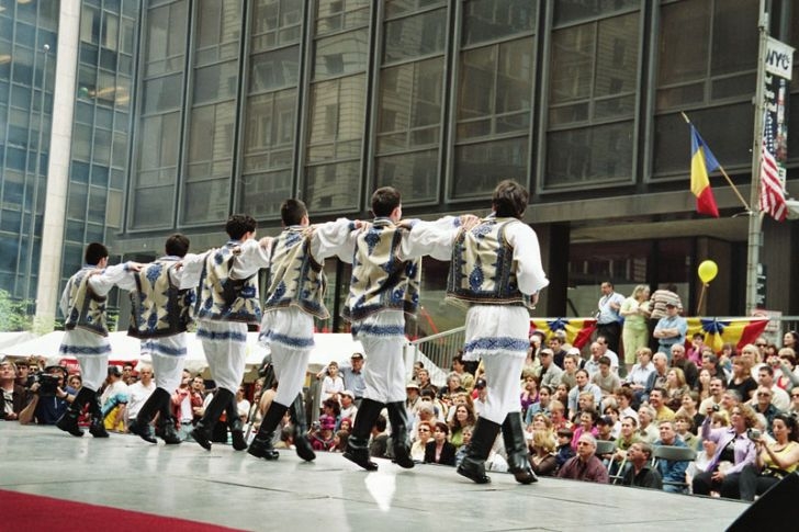 LA MULȚI ANI românilor de pretutindeni! Mega-spectacol la Roma