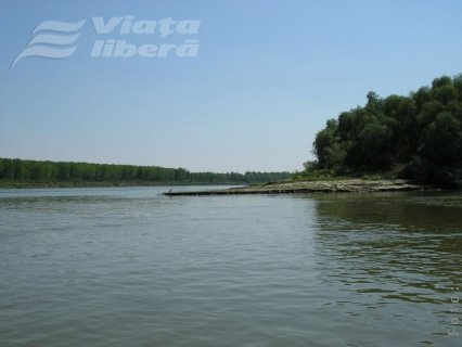 Zeci de kilograme de ştiucă electrocutată în Prut