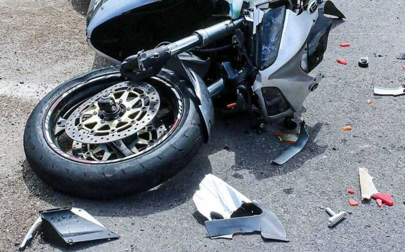 Motociclist rănit grav într-un cap de pod