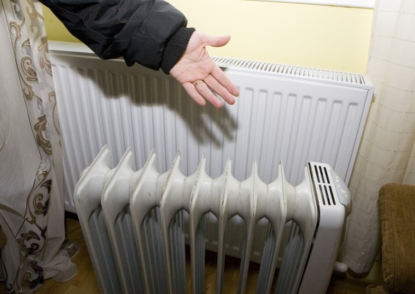 Galaţiul va fi nevoit să se ÎMPRUMUTE de BANI pentru CĂLDURĂ. Guvernul nu mai dă CADOURI