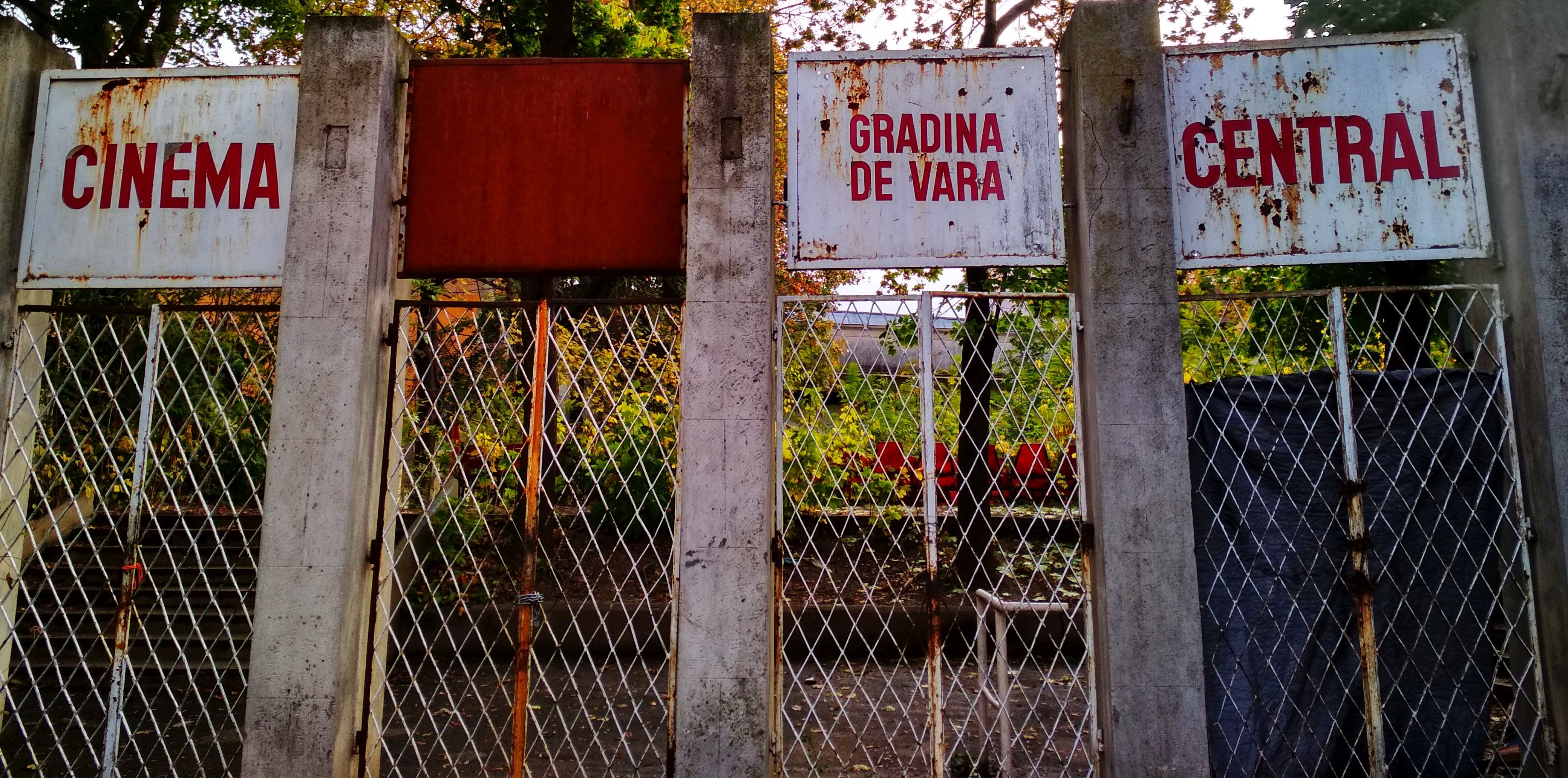 „Jungla urbană” de la Grădina de Vară se transformă în parcare supraetajată