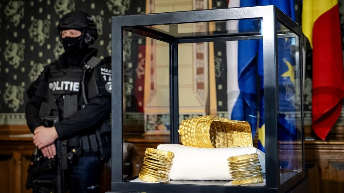 Coiful de la Coțofenești, admirat de mii de persoane