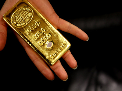 Uncia de aur se apropie de maximul de 2.954,60 dolari