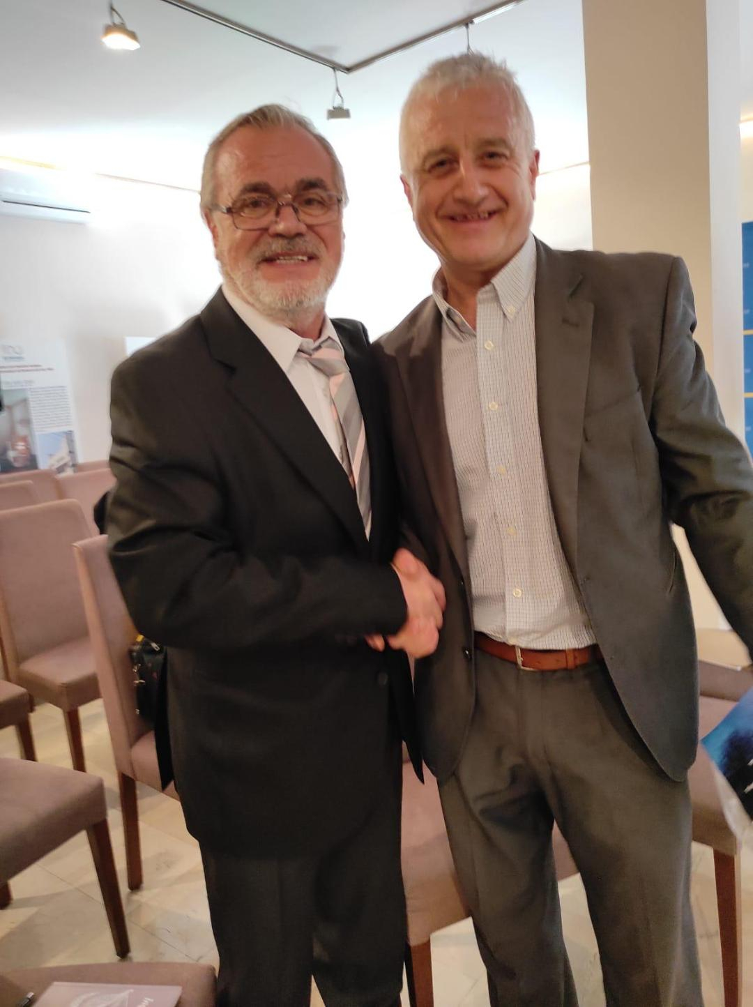 Cenaclul "Noduri și Semne". Poezii flash - reflecţii pastelare