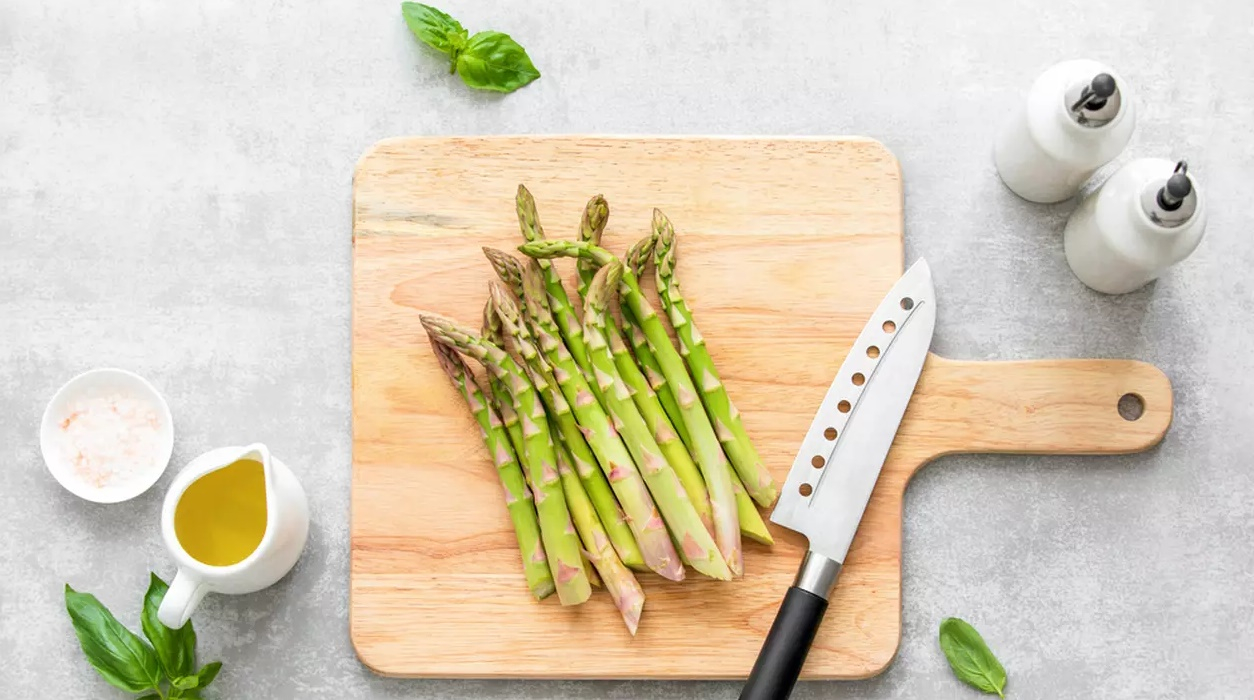 Supă-cremă cu sparanghel verde