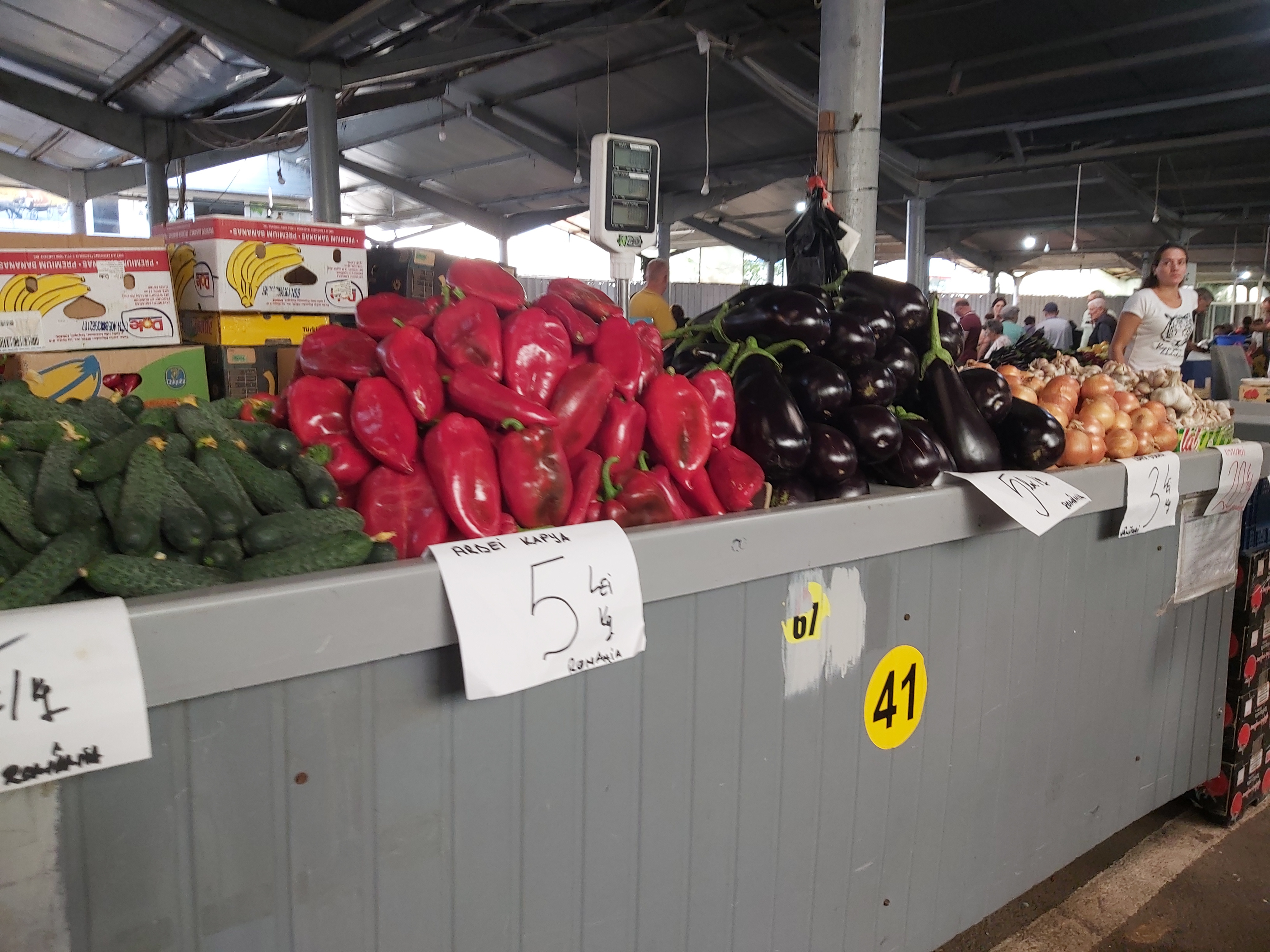 Care este cea mai ieftină piaţă din Galaţi. Preţuri, mărfuri, muşterii (FOTO)