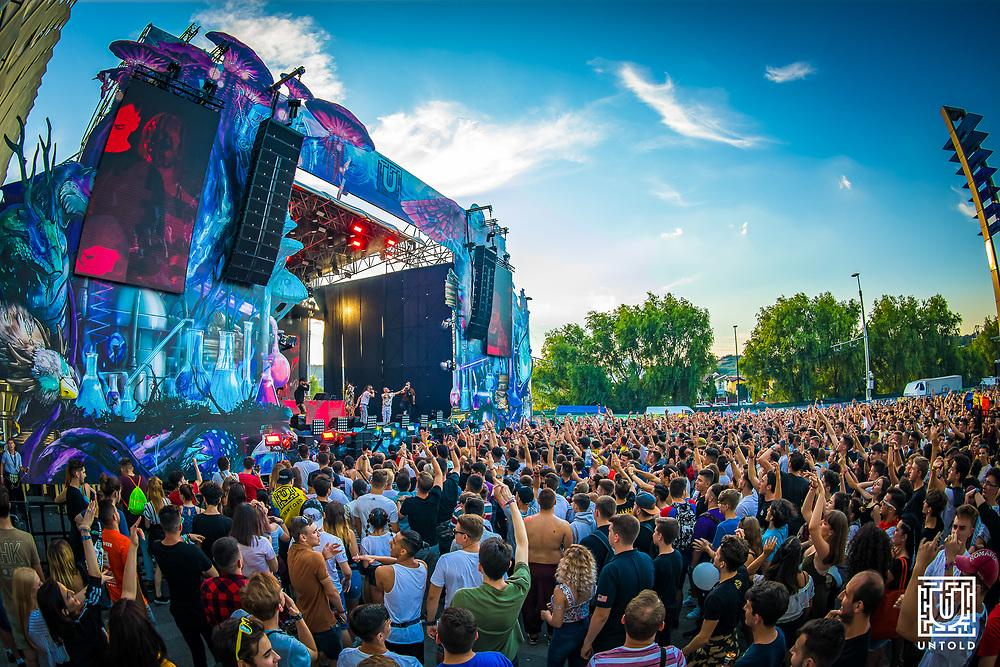 Evenimentele cu mai mult de 1.000 de oameni, interzise