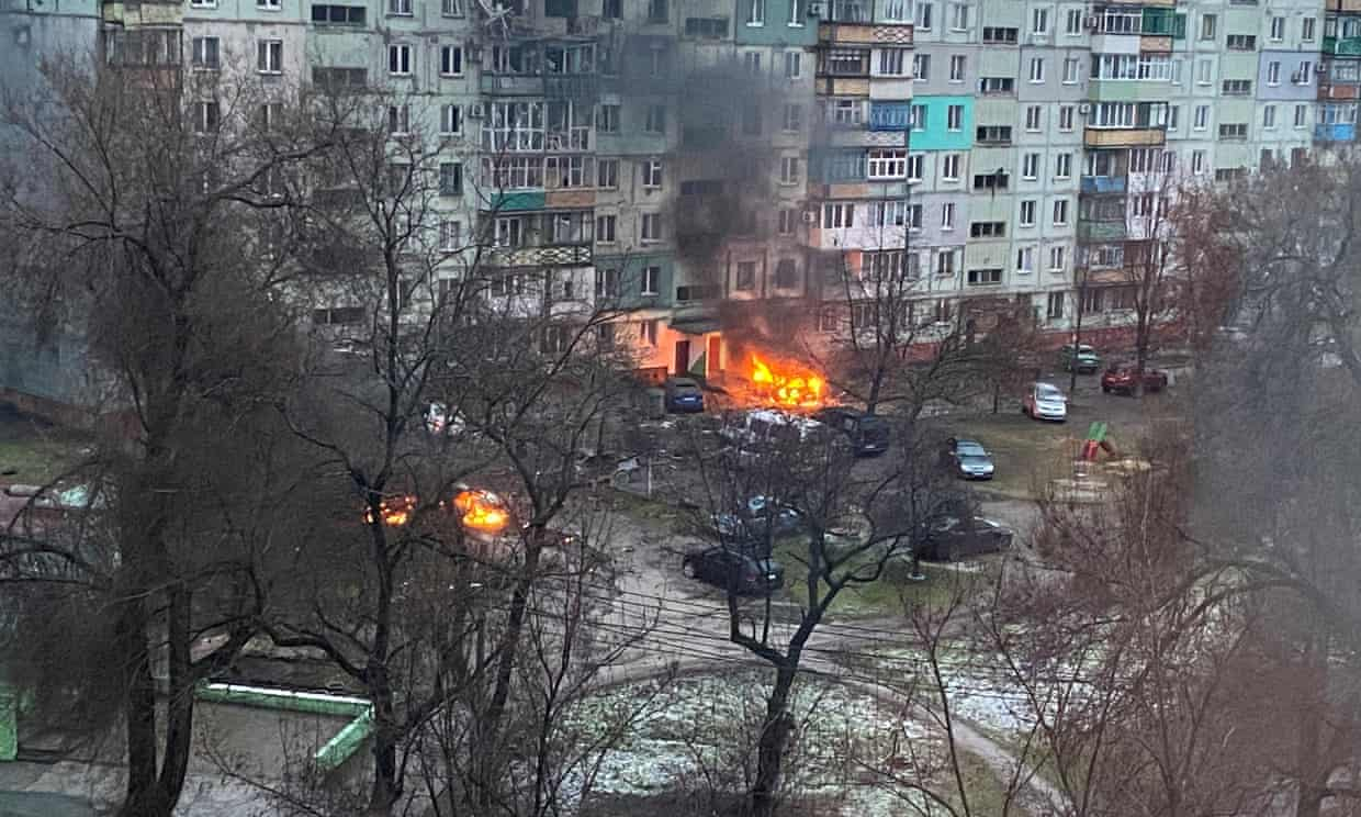 Război în Ucraina. Convoaiele cu refugiați din Mariupol, ținta bombardamentelor