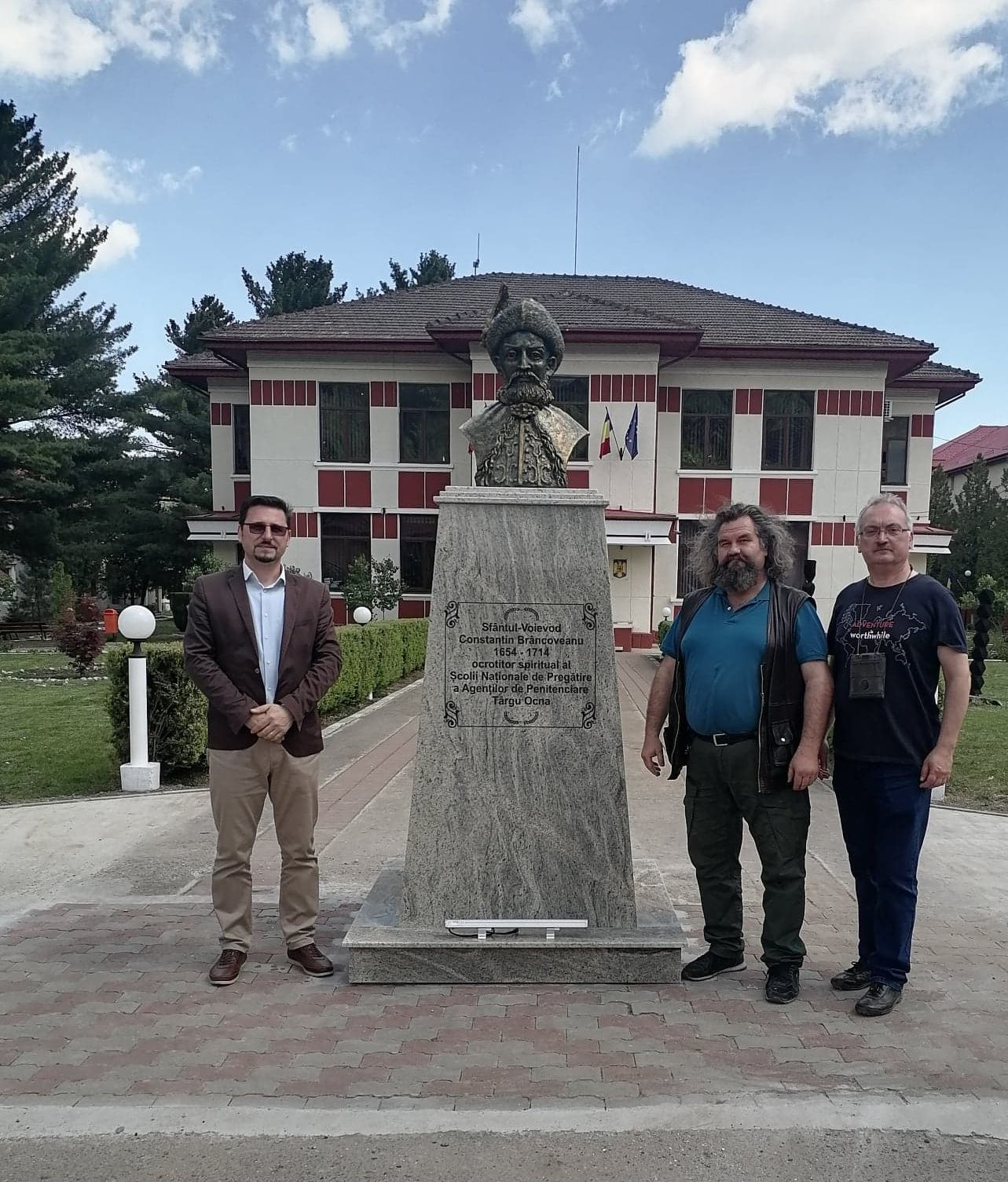 Bust al lui Brâncoveanu, realizat de un sculptor gălăţean
