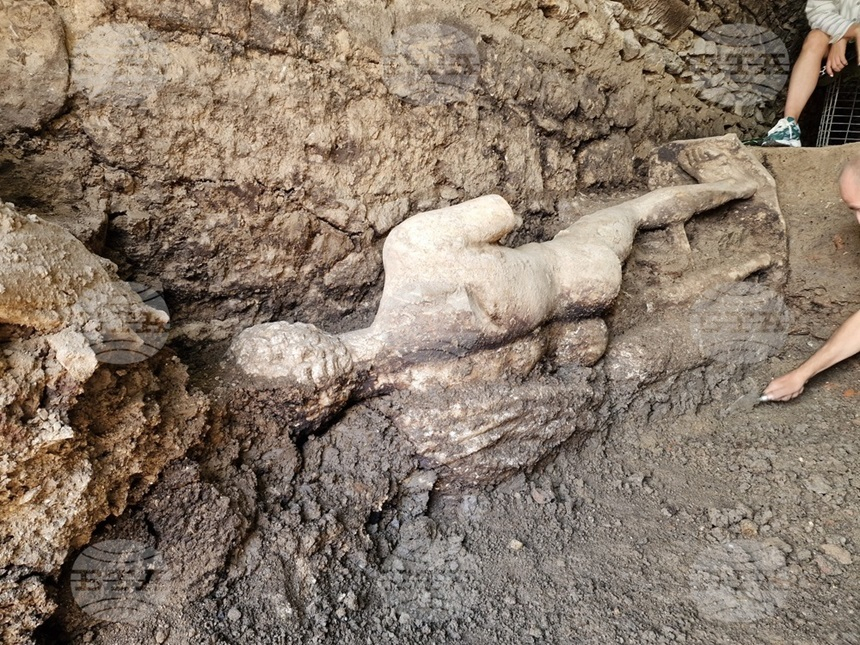 Statuie a lui Hermes, descoperită într-un canal