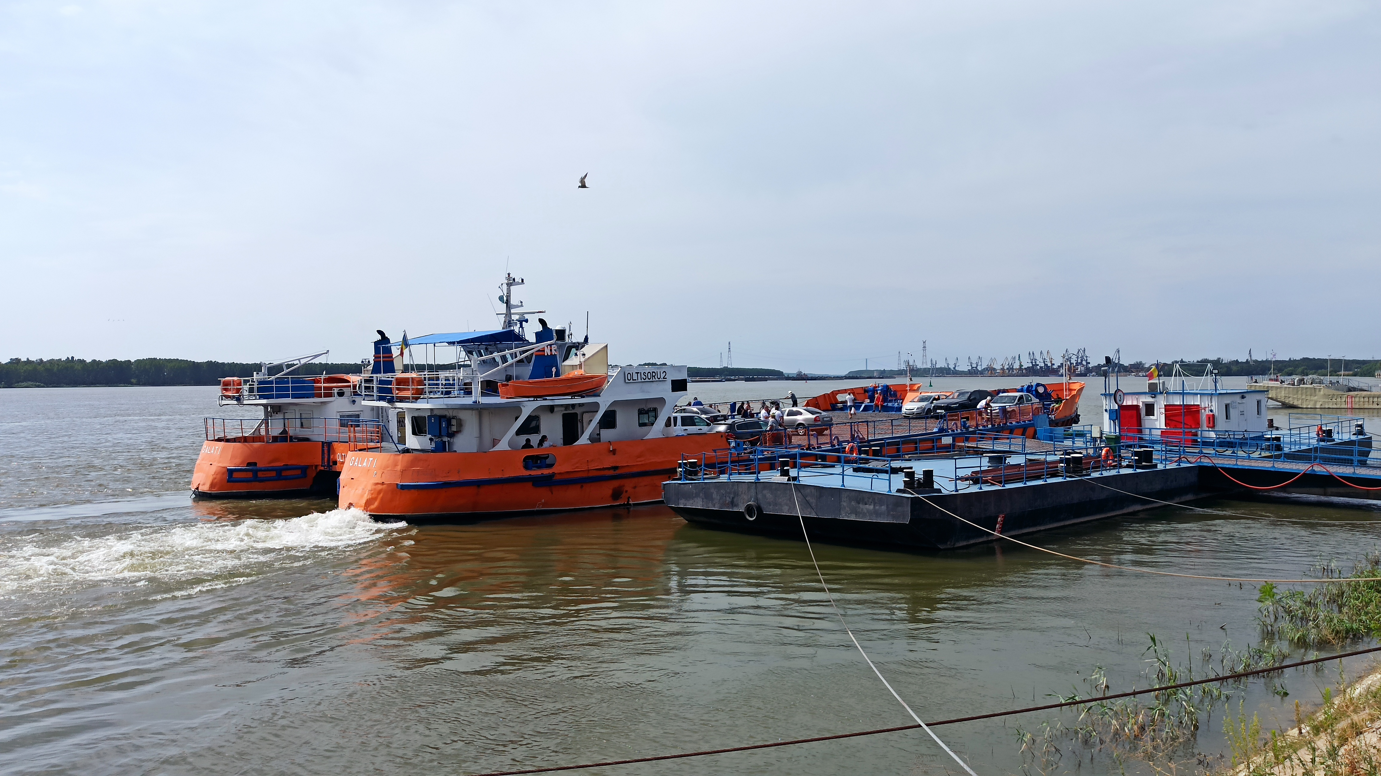 NAVROM Bac, „pe linia de plutire” cu un profit de 1,1 milioane de euro