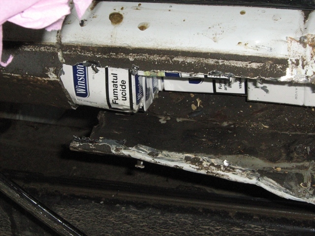 Pentru 360 de pachete de ţigări: Amendă de 7.000 de lei şi un autoturism confiscat