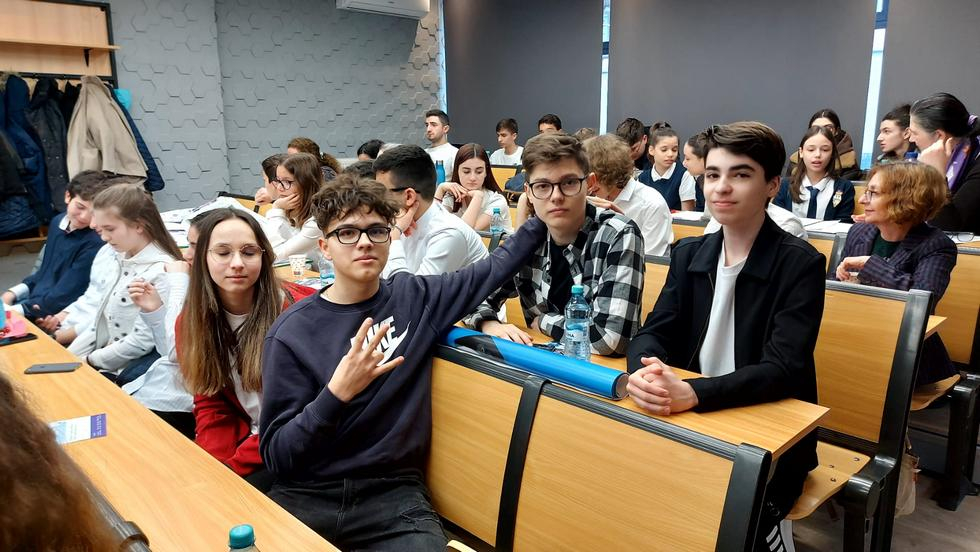Elevi gălăţeni calificaţi la un concurs internaţional de inginerie