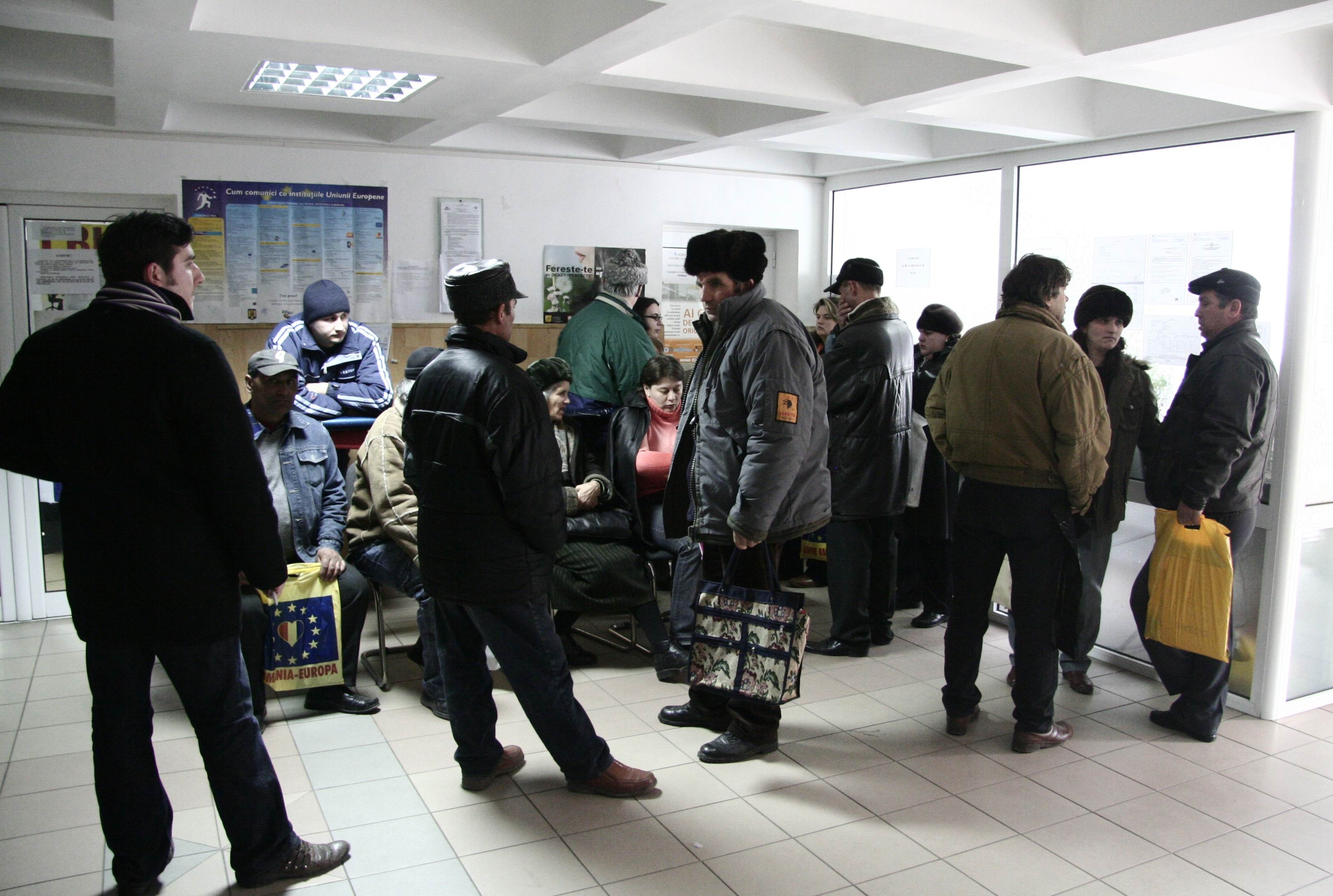 LOCURI DE MUNCĂ GALAŢI/ Iată ce posturi sunt disponibile la AJOFM pentru şomeri