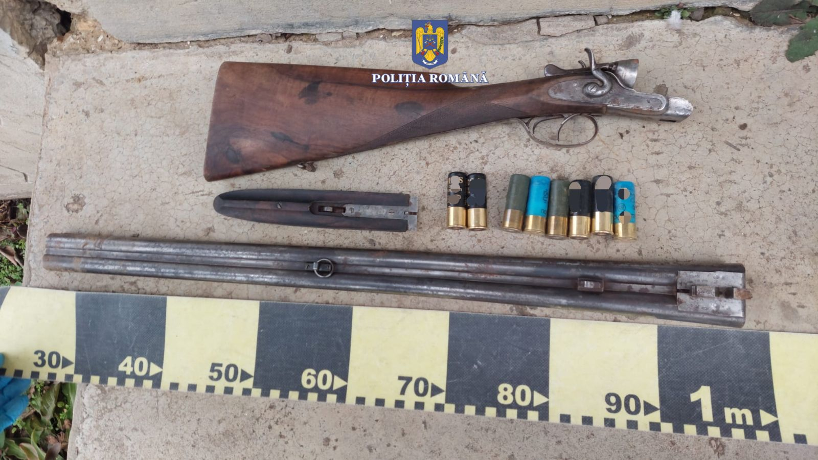 Vânător prins cu o armă ilegală în podul casei