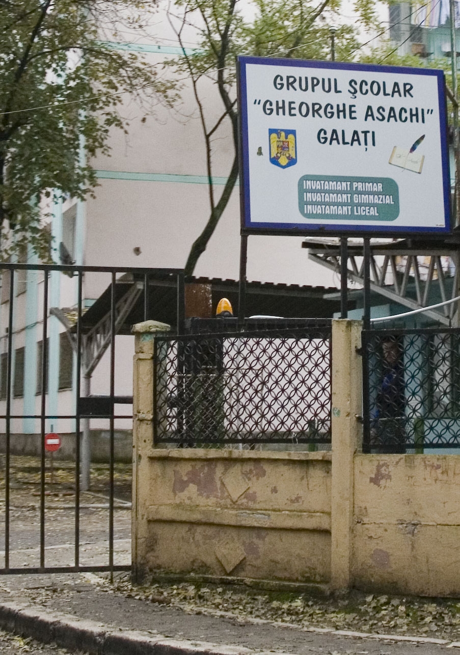 Unităţile de învăţământ în febra rebotezării