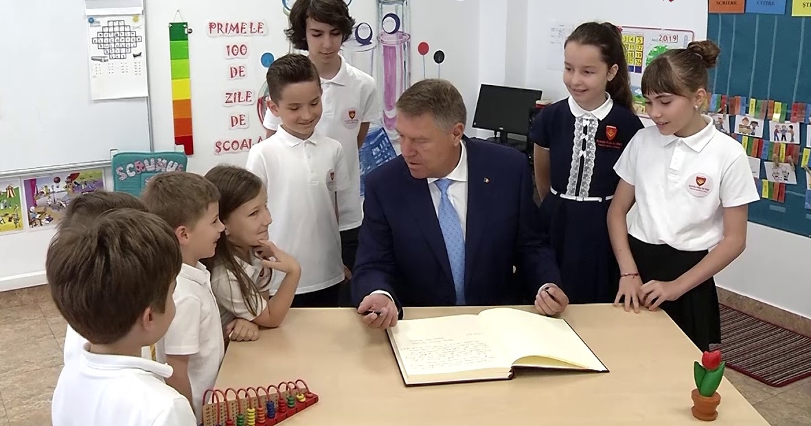 Începe şcoala condusă de ciolaci, ciuci şi clauşi