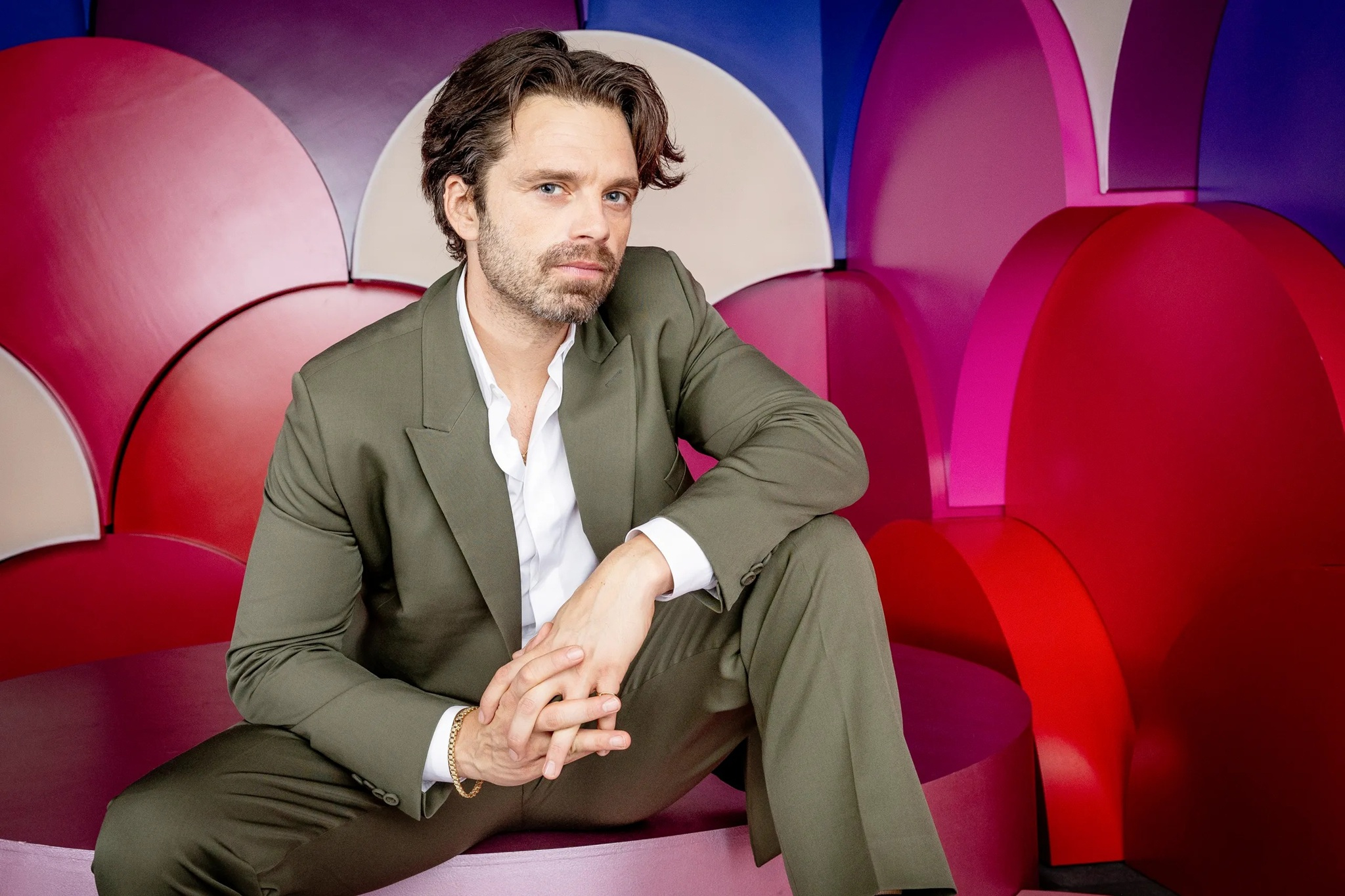 Sebastian Stan, în cursă pentru două Globuri de Aur